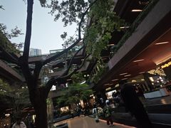 -瑞虹新天地月亮湾