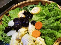 -尚尚仙·酸汤猪手·猪肚鸡火锅(华联万柳购物中心店)