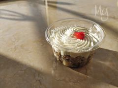 奶油栗子杯-红宝石·鲜奶小方·海派西点房(南丹店)