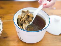 松茸炖鸡-玉滋補