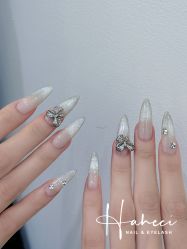 -花岐款式专研健康美甲沙龙