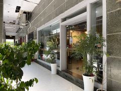 -LEO CAFE