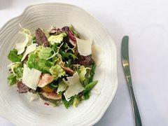 云南时令松茸轻煎牛菲力薄片沙拉-蝶舍·MAISON PAPILLON