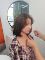 -首脑美发沙龙
