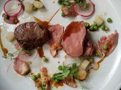 -植物园哈利亚餐厅