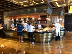 自助取餐区-富力丽思卡尔顿酒店·香荟全日制餐厅