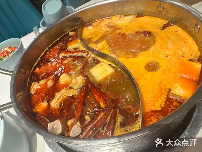 小街猪手(团结湖店)猪手鸳鸯锅图片