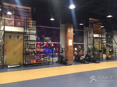 -VLines耀能运动Space&Flow(国贸店)