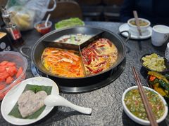 -渝里重庆火锅(航天城店)