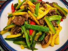 小南瓜炒土猪肉-大师傅金奖啤酒鱼(西街口总店)