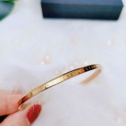 -潮宏基(大商新玛特店)