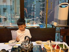 -鲜入围煮花胶鸡海鲜火锅