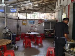 大堂-海口滨海新村143号海南老字号炒菜店