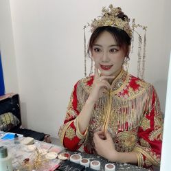 -艾米丽婚纱礼服