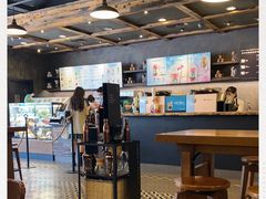 大堂-星巴克臻选(青岛麦凯乐分店)