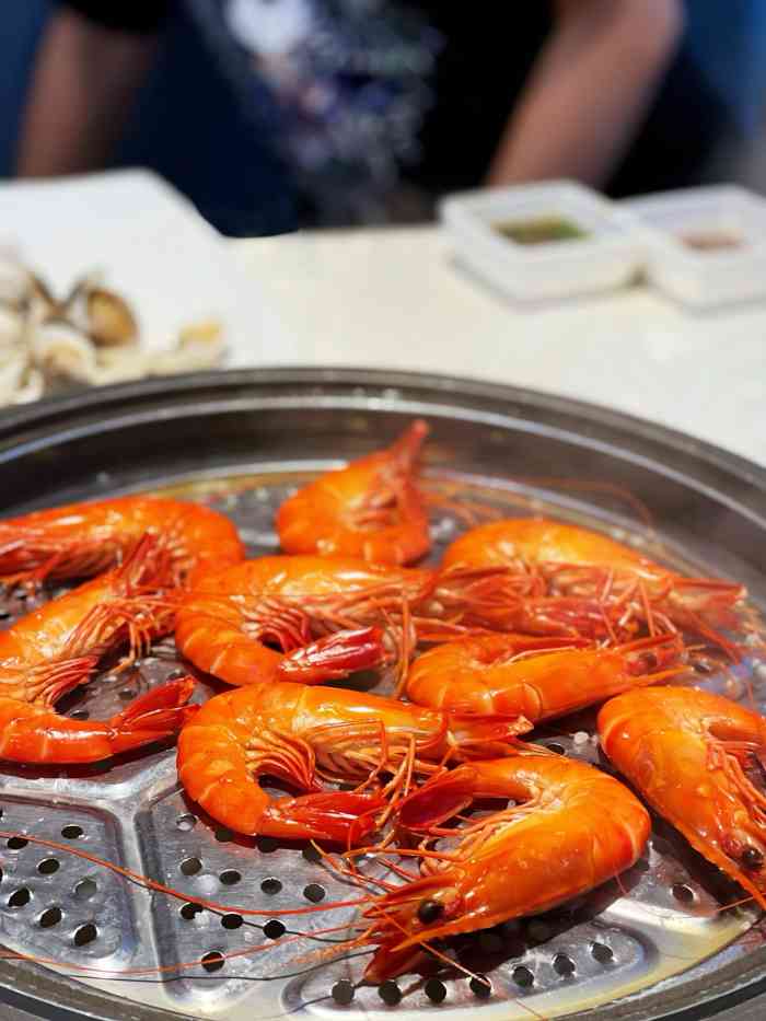 越百海海鲜蒸锅(海湾店)-"这里不是很多人,很快就有位置了,服务一般.