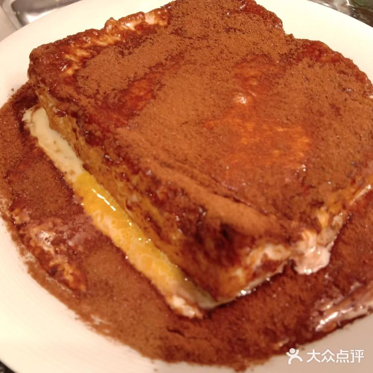 一进店立马就有服务员来接待，落座之后介绍点餐程序