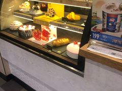 面包甜点陈列柜-DQ·蛋糕·冰淇淋(新佳丽店)