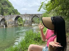 -高荡千年布依古寨旅游景区