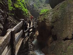 -龙水峡地缝景区