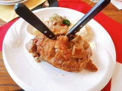 德式烤猪肘配酸菜土豆泥-申德勒加油站西餐厅(太仓店)