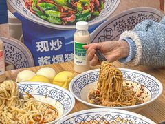 -李与白包子铺(桐梓林店)