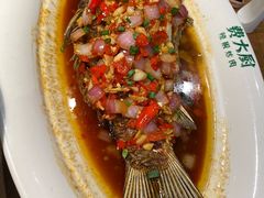 香酥大鲫鱼-费大厨辣椒炒肉(万家丽一店)