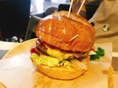 牛肉培根汉堡-遇见西木美式餐厅(体育路店)