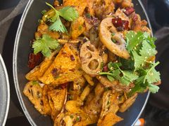 -川流不息·地道川菜·小龙虾(松东路店)