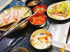 -臻牛烤肉