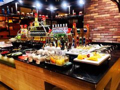 -OPEN開全日自助餐厅·西餐·海鲜(佛山希尔顿酒店)