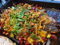 香辣烤鱼金镶玉-俏巴妹烤鱼香锅(奥体店)