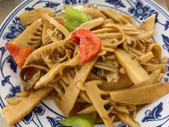 -天天向上素食餐厅(五台山店)