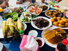 -小黑石海滨浴场·停车场