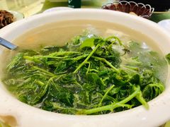 鲫鱼簕菜汤-东兴黄鳝饭店(江洲店)