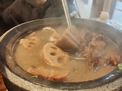 砂锅牛肉藕汤-霄汉牛三鲜湖北砂锅菜(万松园2店)