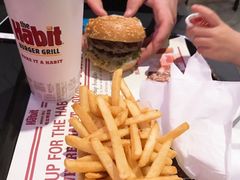 -The Habit Burger Grill 哈比特汉堡(爱琴海店)