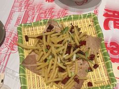 -肥肥虾庄·金牌油焖大虾(汉口城市广场店)