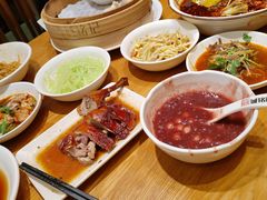 -诚铭记·虾仁汤包·成都小吃(融创店)