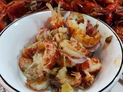 -虾弄弄海派小龙虾·牛羊蝎子火锅