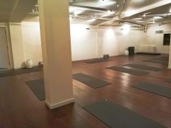 教室-Y+瑜伽会所