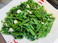 -屯老二农家铁锅炖·行业领军者(梅江店)