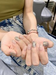 -花岐款式专研健康美甲沙龙