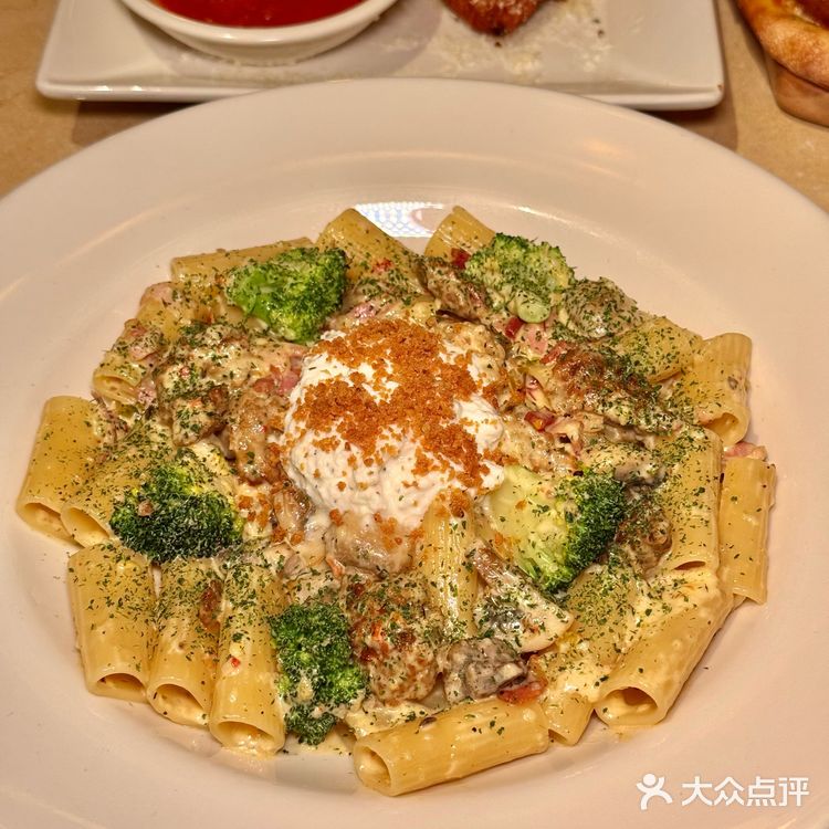 成都这么惊艳的美式西餐厅真不多了…
