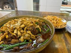 -一品红烧鸭特色川菜(三岔湖店)
