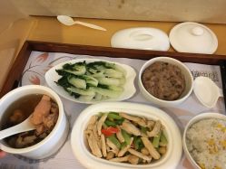 一天五餐中的其中一餐-莉泽月子中心(鹅潭汇店)