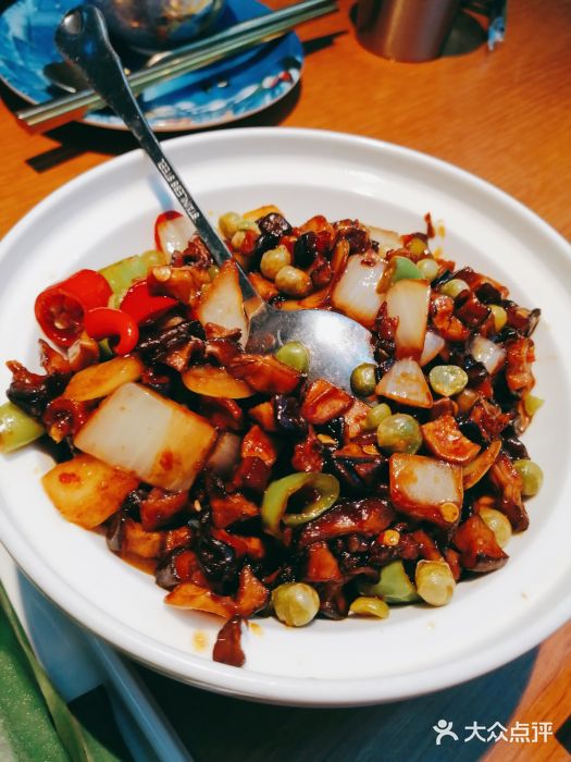 雀舞·私食(凯德店)传统黑三剁配薄饼图片