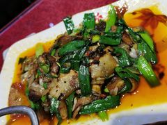 蒜苗回锅肉-易老妈蹄花.特色川菜(人民公园总店)