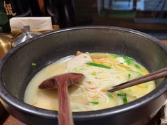 -银米·云南传统过桥米线(双廊黑金冠店)