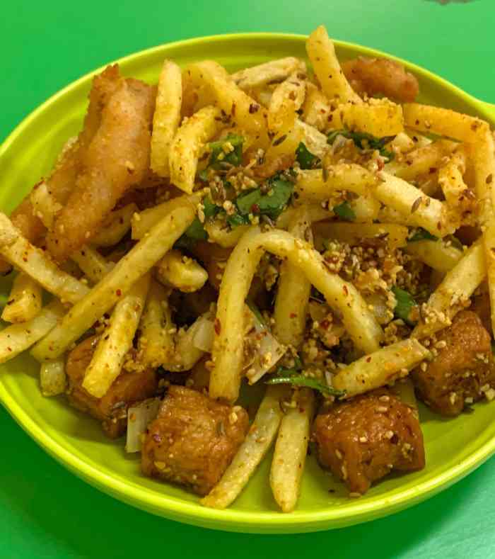 红姐麻辣拌炸串-"好吃 种类全 和闺蜜遛滨江道最后总是回去.